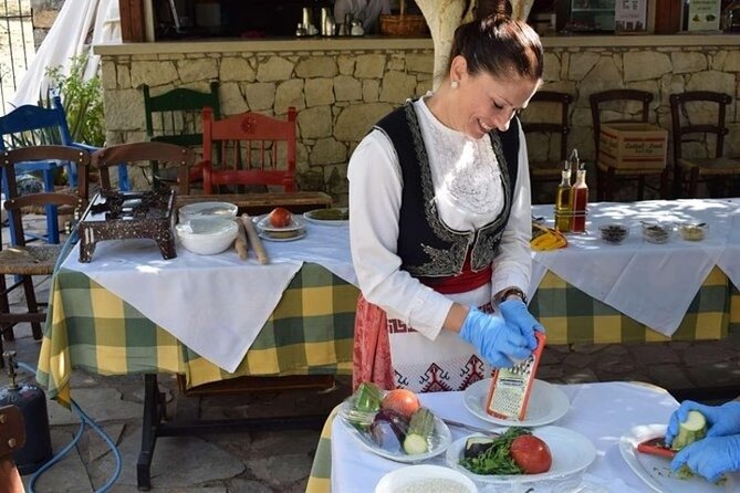 Heraklion: Cretan Private Cooking Lesson With Lunch in Arolithos