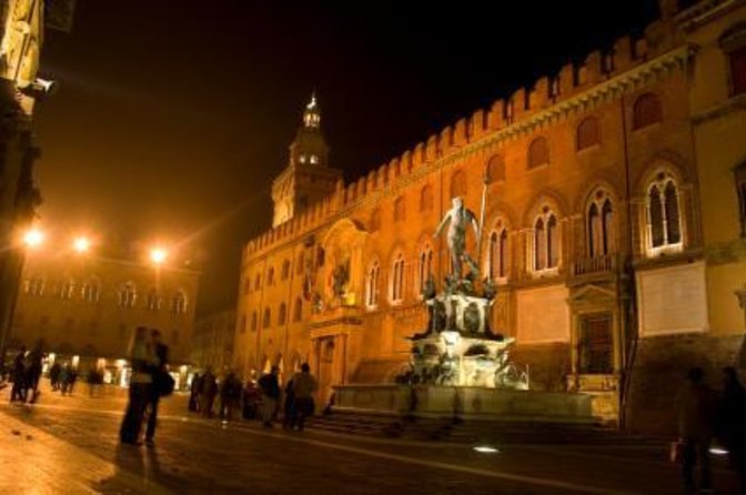 Highlights & Hidden Gems With Locals: Best of Bologna Private Tour