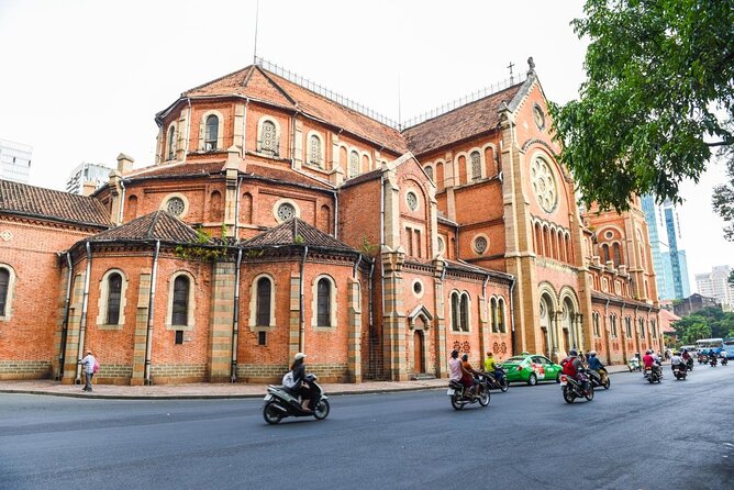 Highlights of Saigon 1-Day City Tour With Culture & History