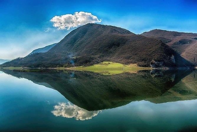 Hike the Peak, Kayak the Lake, Visit Castles and Food Tasting in 2days - Good To Know
