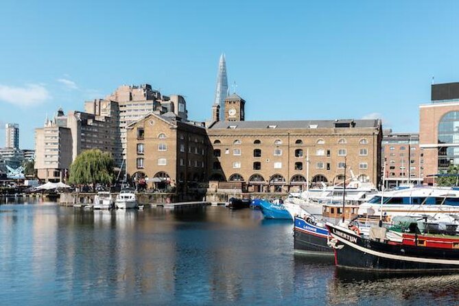Historic Walk of East Londons Wapping Docks and Its Famous Pubs - Good To Know