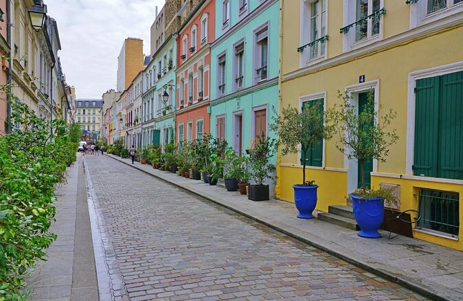 Historical Paris Walking Tour to Vibrant Food Market