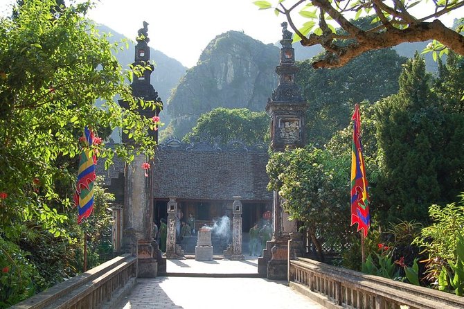 Hoa Lu Citadel With Grottoes Private Day Tour From Hanoi - Itinerary