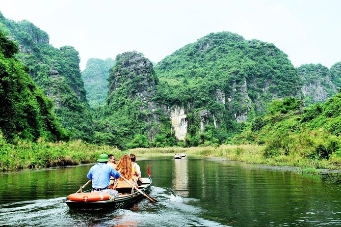 HOA LU, TRANG an & MUA CAVE Are Popular Tourist Destinations Located Near Hanoi - History of Hoa Lu