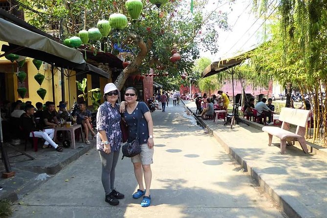 Hoi an Daily Walking Tour With Boat Trip to Visit Cam Kim Island by Bicycle - Exploring Hoi An on Foot