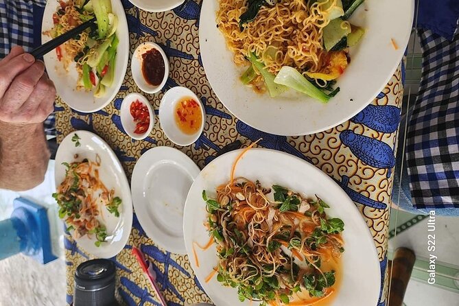 Hoi an ECo Cooking Class With Bamboo Basket Rowing, Local Market & Boat Trip