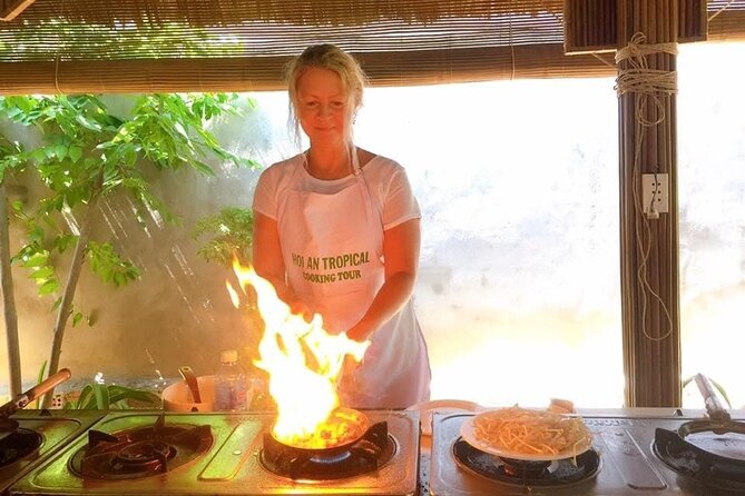 Hoi An Local Market and Vegetable Village Cooking Class