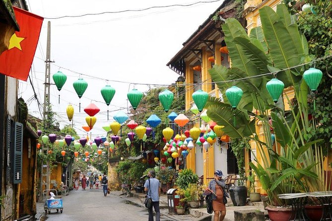Hoi an Walking Tour With Night Market, Colourful Lanterns,Boat Ride(Privatetour) - Exploring the Japanese Bridge and Phuc Kien Assembly Hall