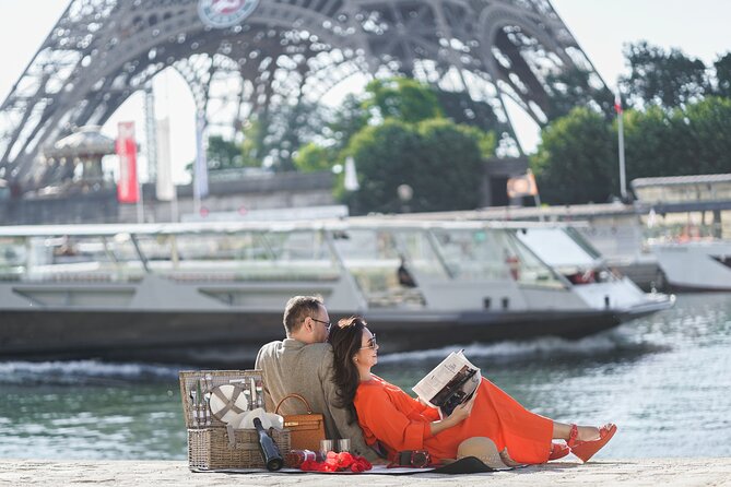Holiday Photoshoot in Paris - Good To Know