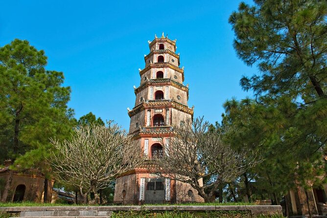 Hue Dragon Boat Tour: Visit Pagoda and Royal Tombs