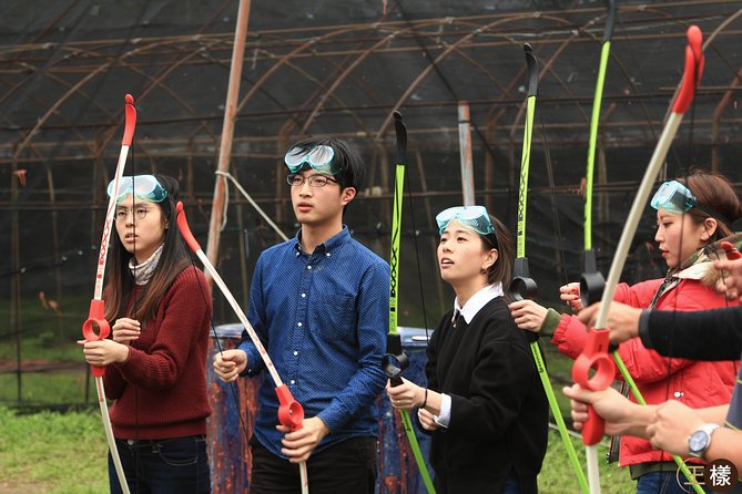 Hunger Games Bow and Arrow Battle