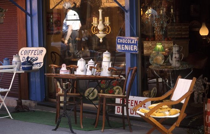 Hunt for Treasures: Flea Market Tour in Paris
