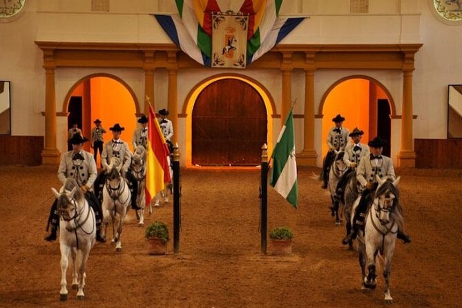 Jerez Historic Guided Tour With Horse Show and Winery Visit - Tour Overview