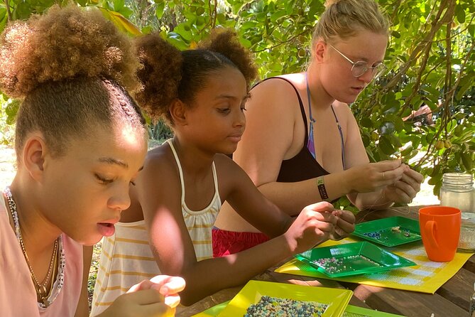 Jewelry Workshop a Mi Mek It! in Montego Bay Jamaica (Fr & En)