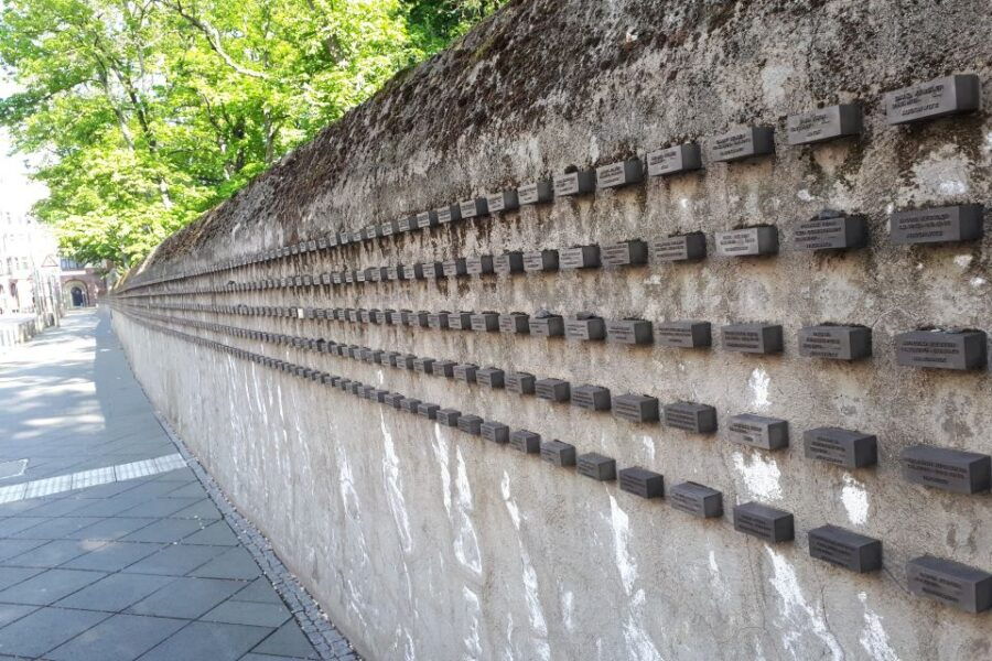 Jewish Quarter History Walking Tour in Cologne's Old Town