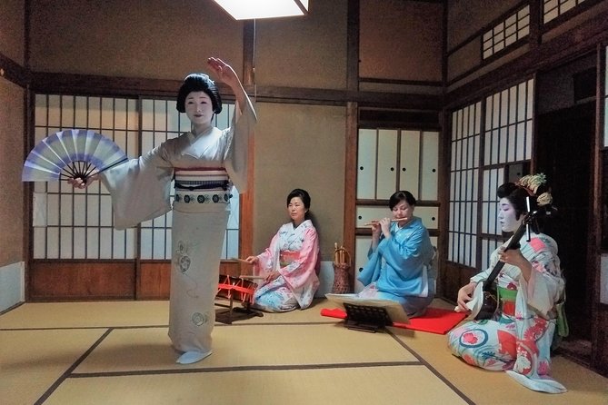 Kamakura Traditional Private Geisha Experience and Banquet Show