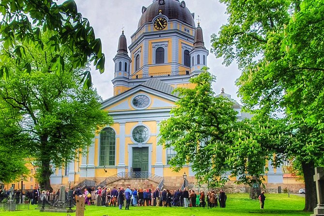 Katarina and the NOFO Area Walking Tour - Good To Know