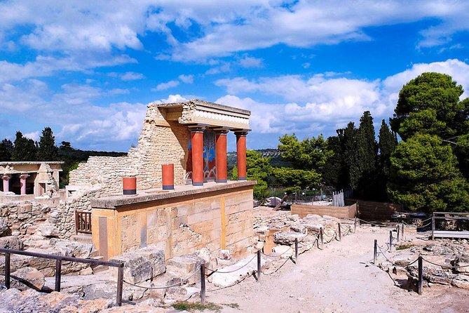 Knossos Palace and Arch. Museum of Heraklion Tour - Tour Options and Details