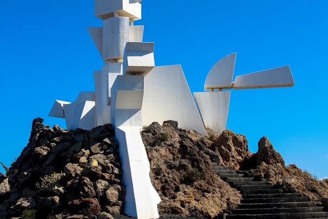 Lanzarote: Corona Volcano, Lava Caves, Cesar Manrique Bus Tour