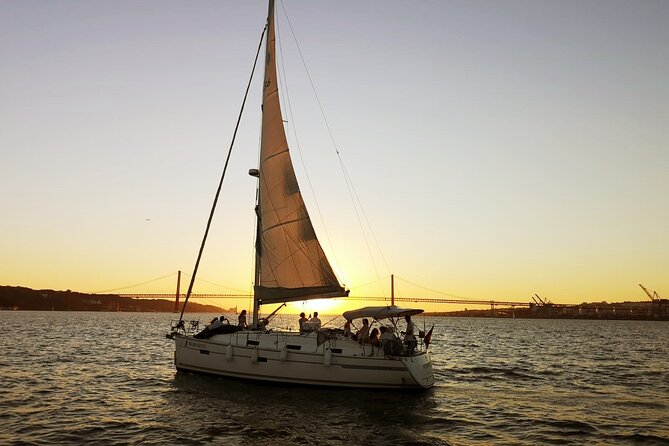 Lisbon Best Sunset Sailing Cruise - 2h Small Group Tour, With a Drink Included