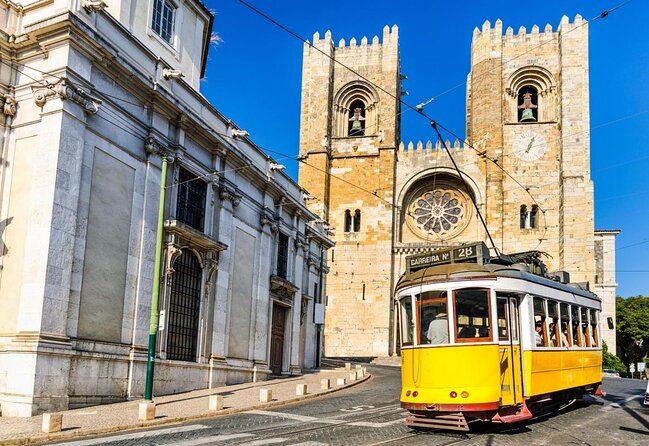 Lisbon Essential Walking Tour: History, Stories and Lifestyle