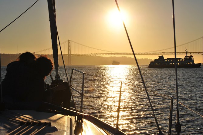 Lisbon Private Romantic 2h Cruise- Day/Sunset With Sparkling Wine
