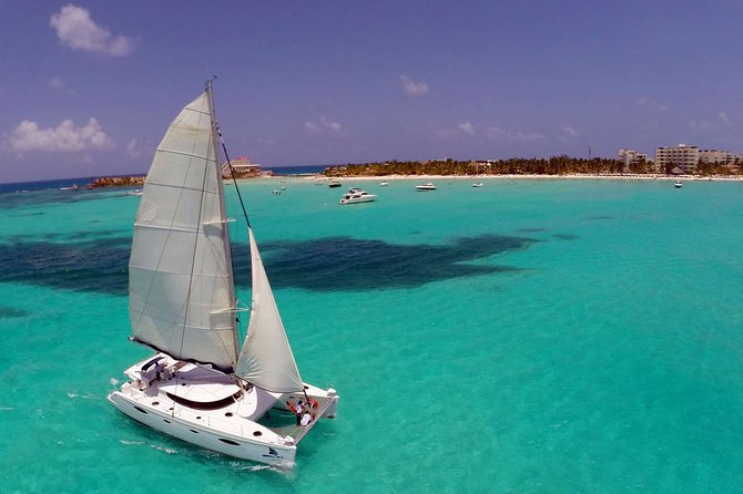 Live the Catamaran Isla Mujeres Tour in Cancun With Open Bar Included - Tour Overview
