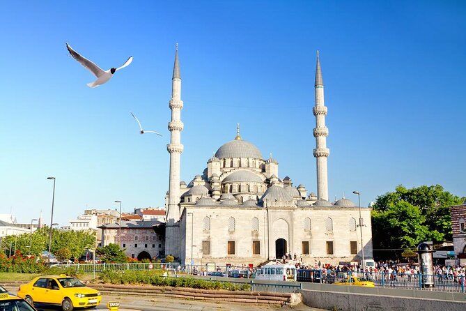 Local Food, History and Hidden Places Walking Tour in Istanbul
