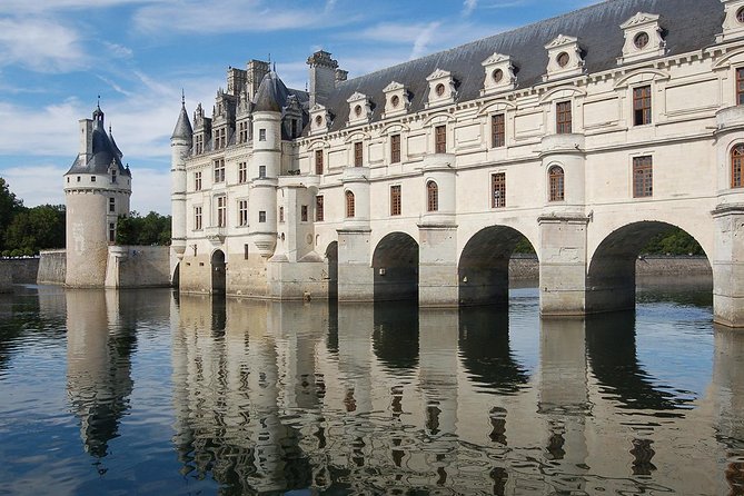 Loire Castles : Chenonceau, Cheverny, Chambord Guided Tour From Paris by Minivan - Good To Know