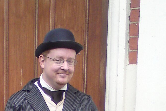 London Charlie Chaplin Walking Tour - Good To Know