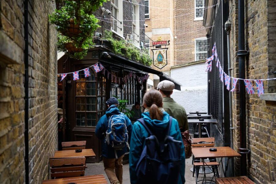 London: Historic Pubs Traditional Food Walking Tour - Good To Know