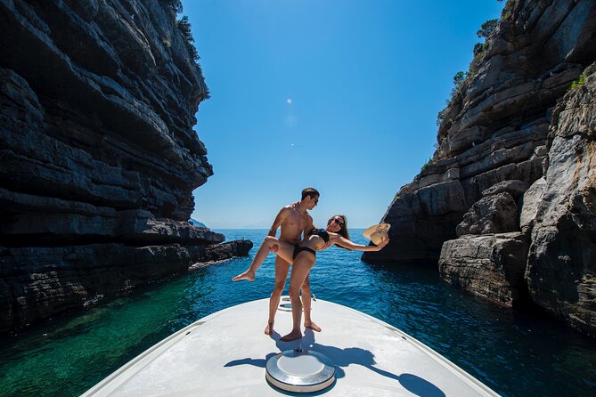 Luxury Tour of Amalfi Coast or Capri on GJ Motorboat - Good To Know