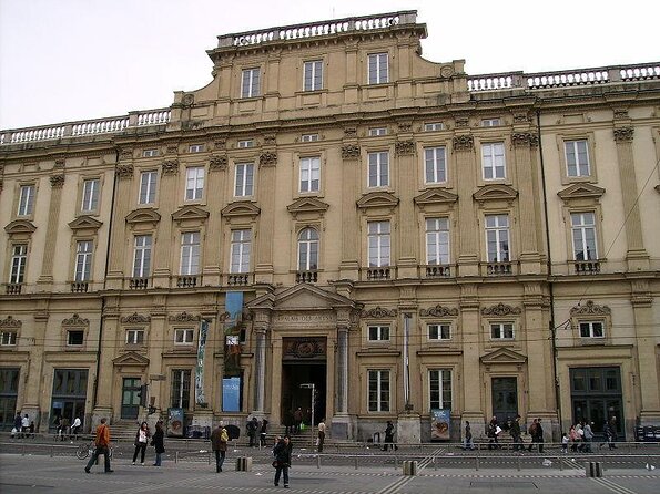 Lyon Scavenger Hunt and Best Landmarks Self-Guided Tour
