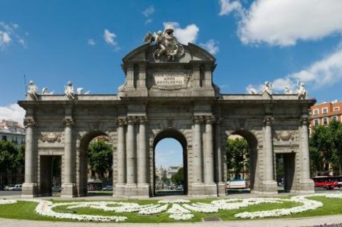 Madrid: Christmas Lights Tour by Electric Tuk Tuk - Good To Know