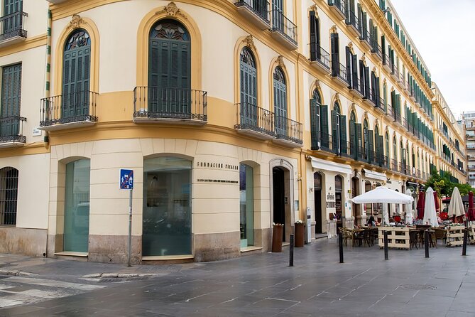 Malagas History Unveiled: A Walking Tour