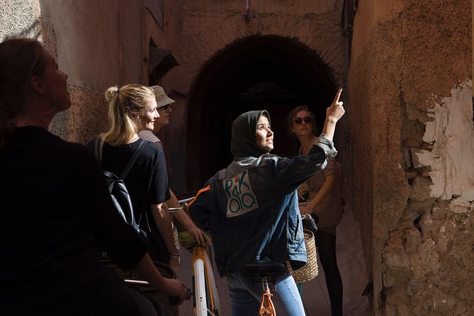 Marrakech Medina & Neighborhoods Half-Day Cycling Tour - Tour Overview and Highlights