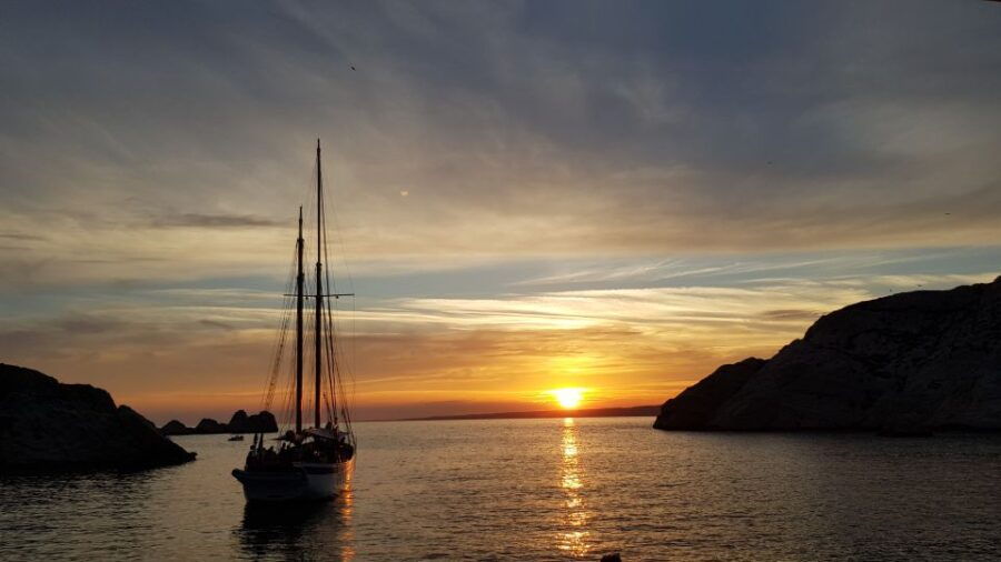 Marseille: Sunset Sailing Cruise With Dinner and Drinks - Good To Know