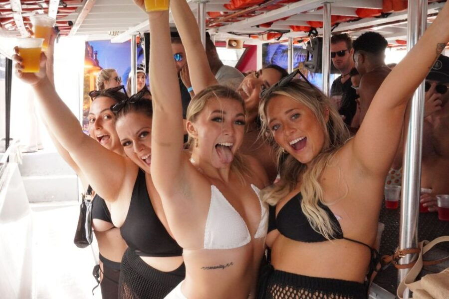 Miami: Boat Party With Live DJ, Unlimited Drinks, and Food - Good To Know
