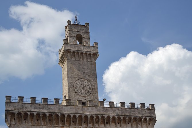 Montepulciano Walking Tour and Wine Toast