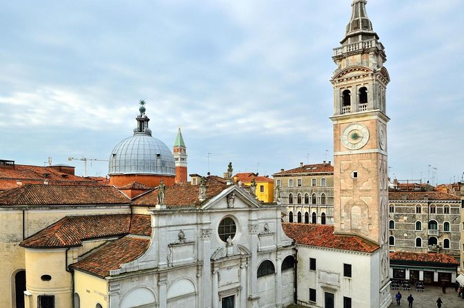 Morning Magic: Venice City Walk and Gondola Tour