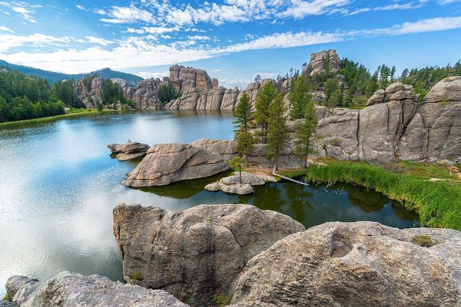 Mount Rushmore and Black Hills Bus Tour With Live Commentary - Good To Know