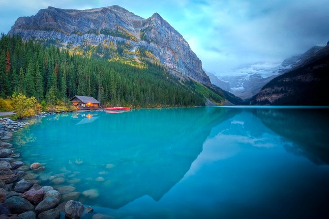 Mountain Lakes and Waterfalls – Roundtrip From Banff