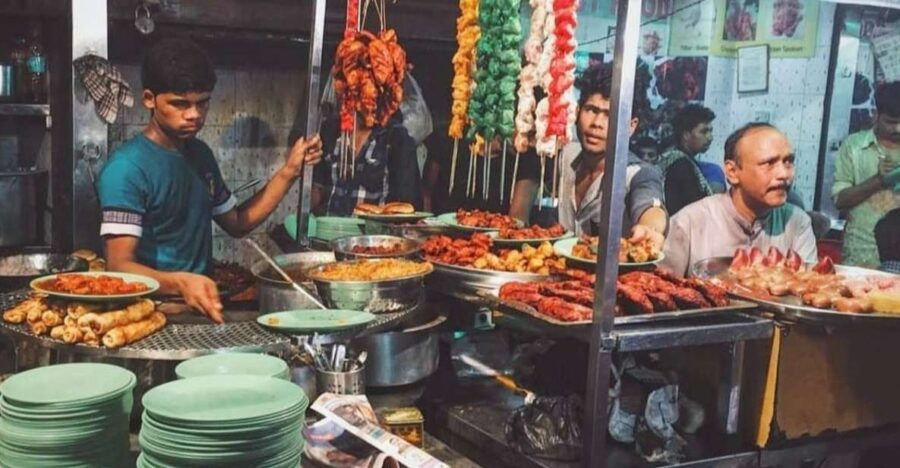 Mumbai: Evening Local Street Food Tour With Sightseeing - Good To Know