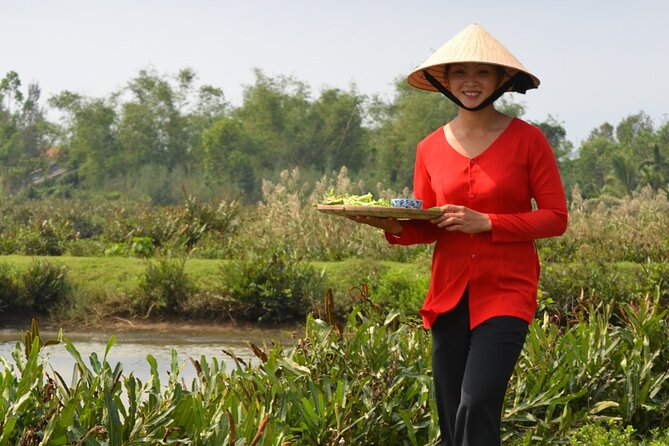 My Grandmas Home Cooking With Market and Bike Tour From Hoi an