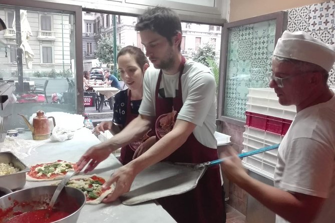 Naples: Premium Pizza-Making Class at a Pizzeria