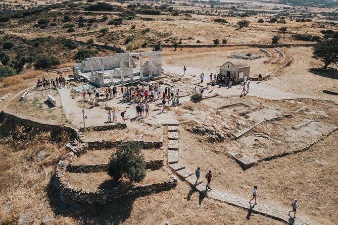Naxos Highlights Bus Tour With Free Time for Lunch and Swimming