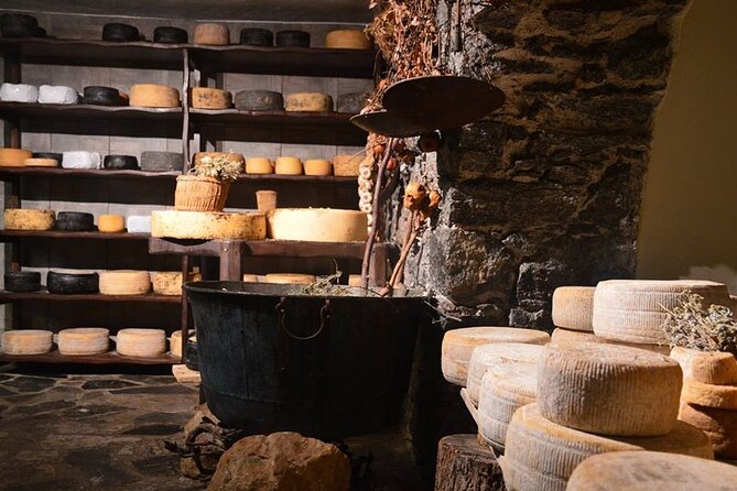 Naxos Old Town Private Food Tour With Dinner and Pickup
