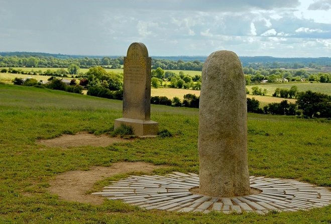 Newgrange and Hill of Tara Private Guided Tour From Dublin