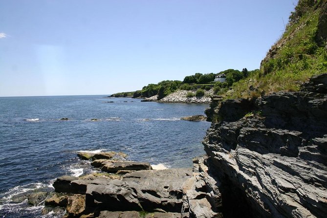 Newport: Cliff Walk Self-Guided Walking Tour