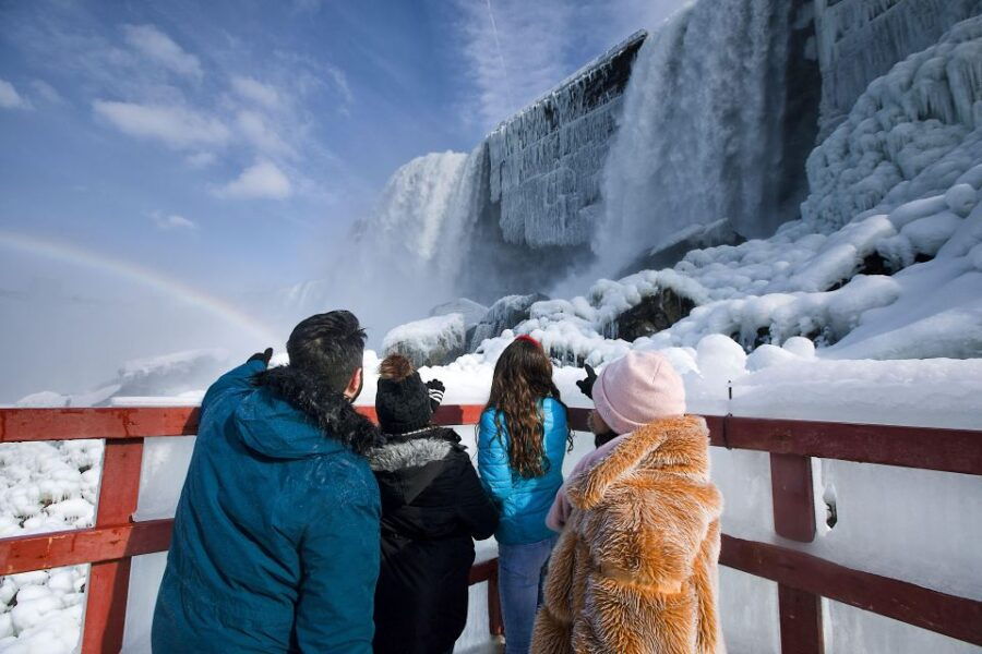 Niagara Falls: Winter Wonderland Multinational Excursion